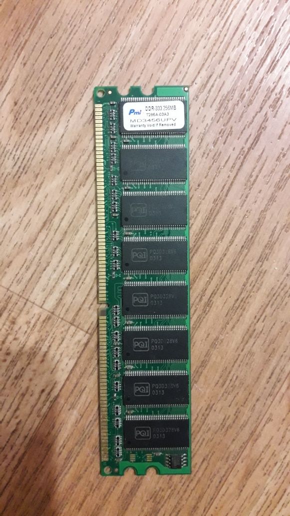 Оперативная память DDR-333 256 MB.