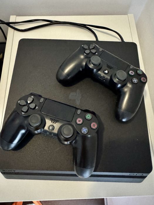 PS4 SLIM 500GB+2 comandos+5 jogos+Bolsa transporte