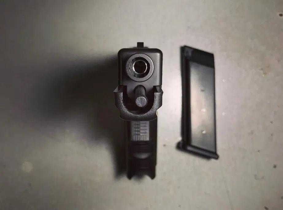 Металевий пістолет GlocK 17