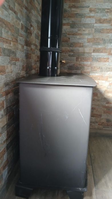 Salamandra de 82cm por 40,5cm a lenha