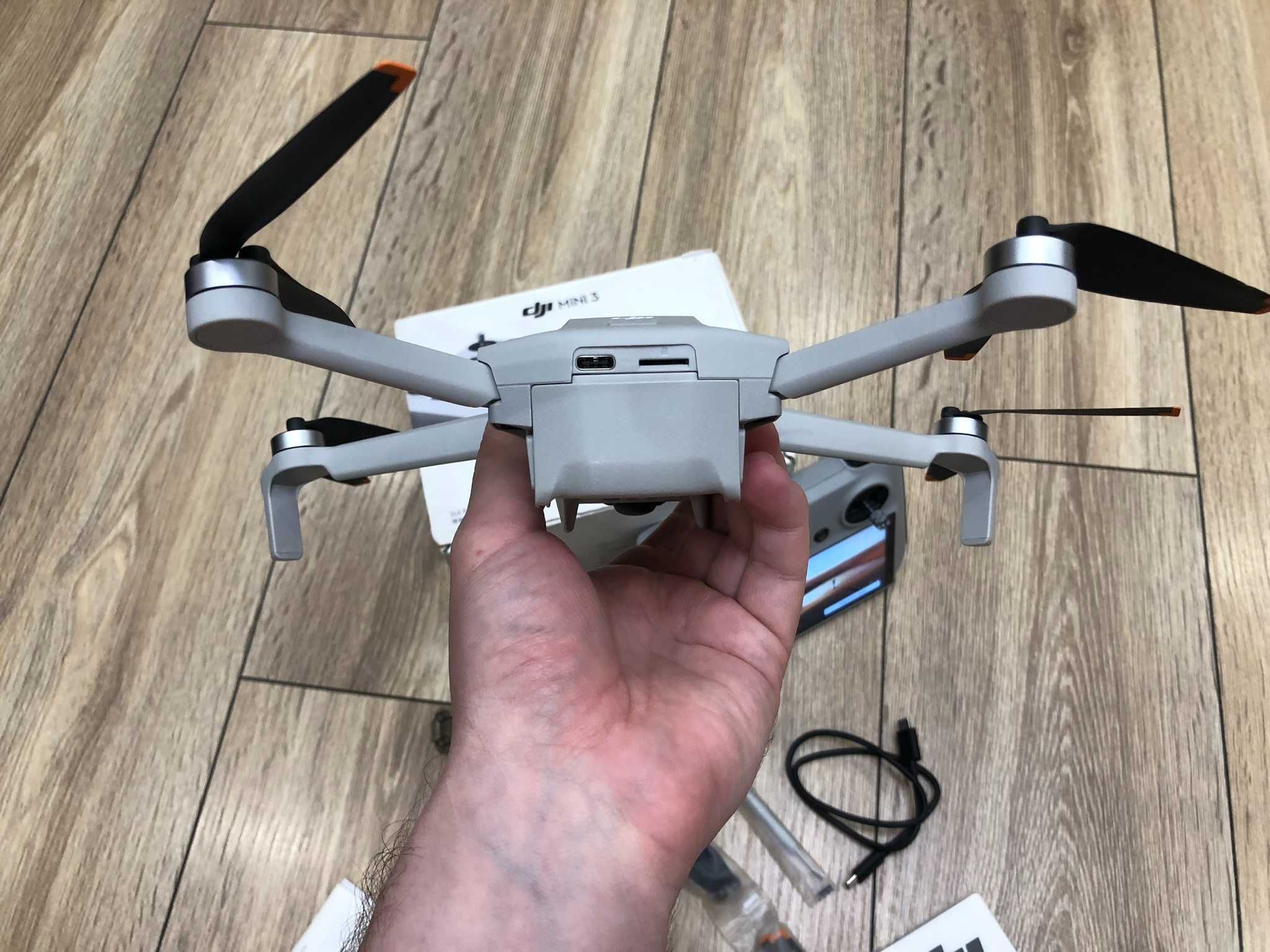Квадрокоптер DJI Mini 3