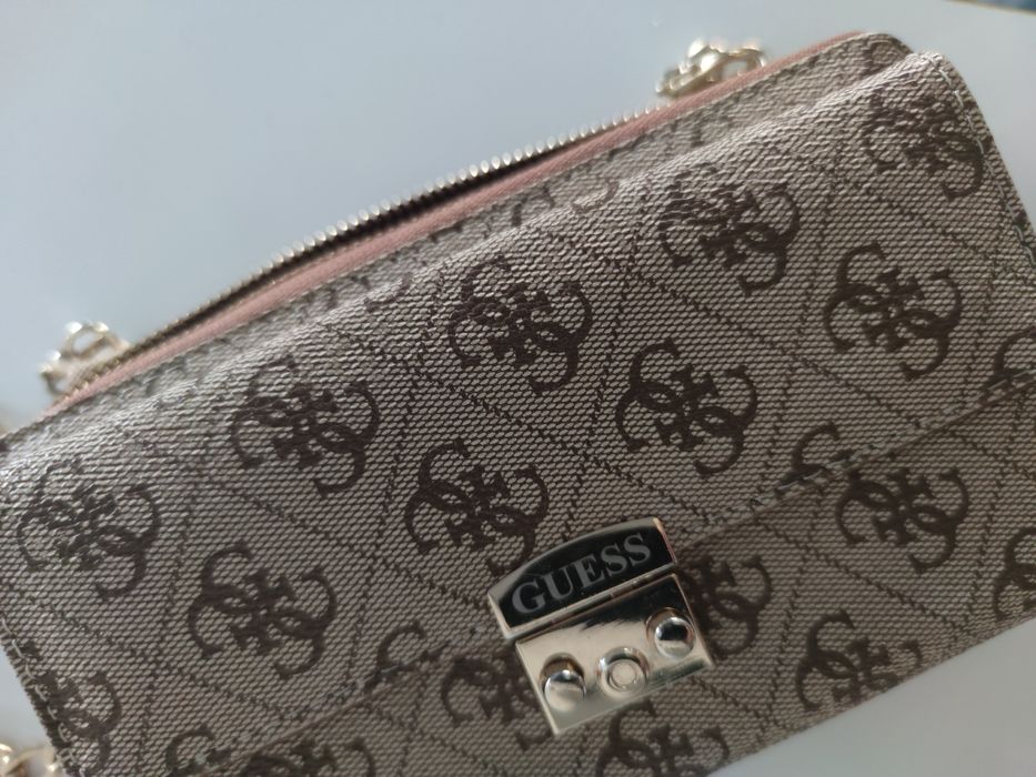 Torebka portfel guess w logo monogram beżowa brązowa 20 x 12