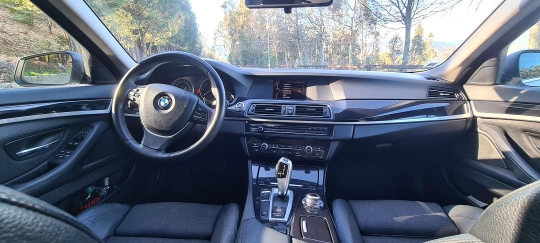 BMW 525d Touring - 2012  Em muito bom estado