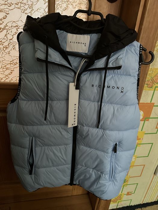 Продам  нову жилетку бренд RICHMOND
