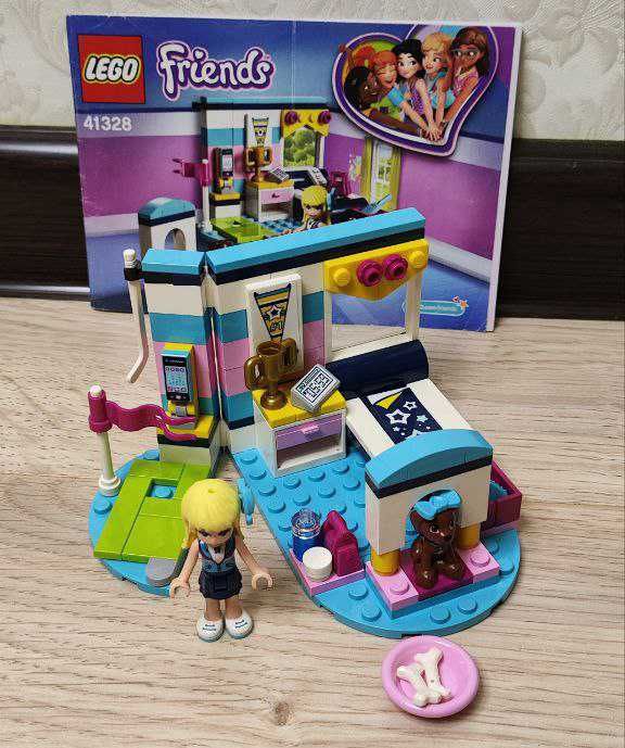 Конструктор LEGO Friends скринька Емма, спальня Стефані