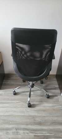 Krzesło biurowe kolor czarny