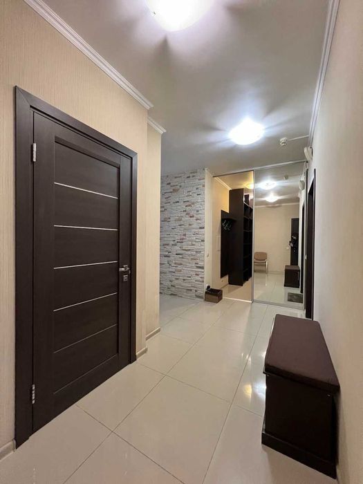 Без комісії. Сучасна 2 к. Монолітний будинок. метро Позняки 2 хв поруч