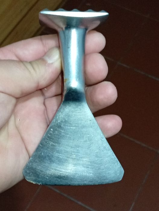 Martelo com Cutelo sem cabo para picar e cortar carne