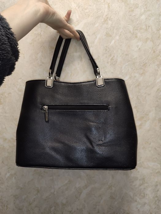 Жіноча сумка вмістка