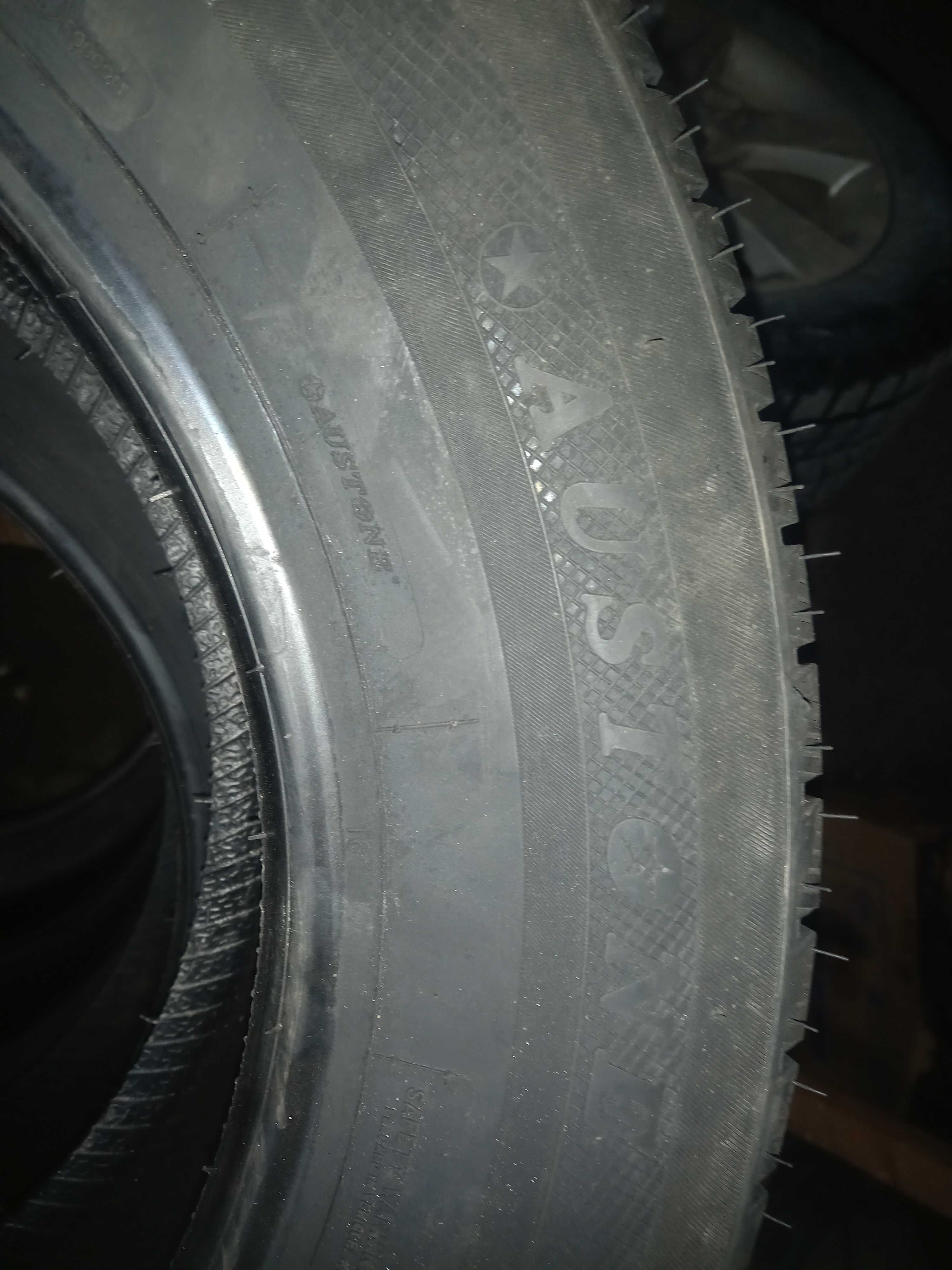 Продам Автошини  215/65 R 16 зимові