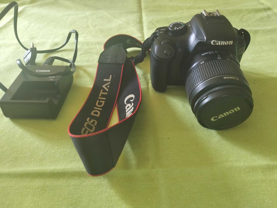 Canon EOS 1100D Objetiva 18-55mm e carregador