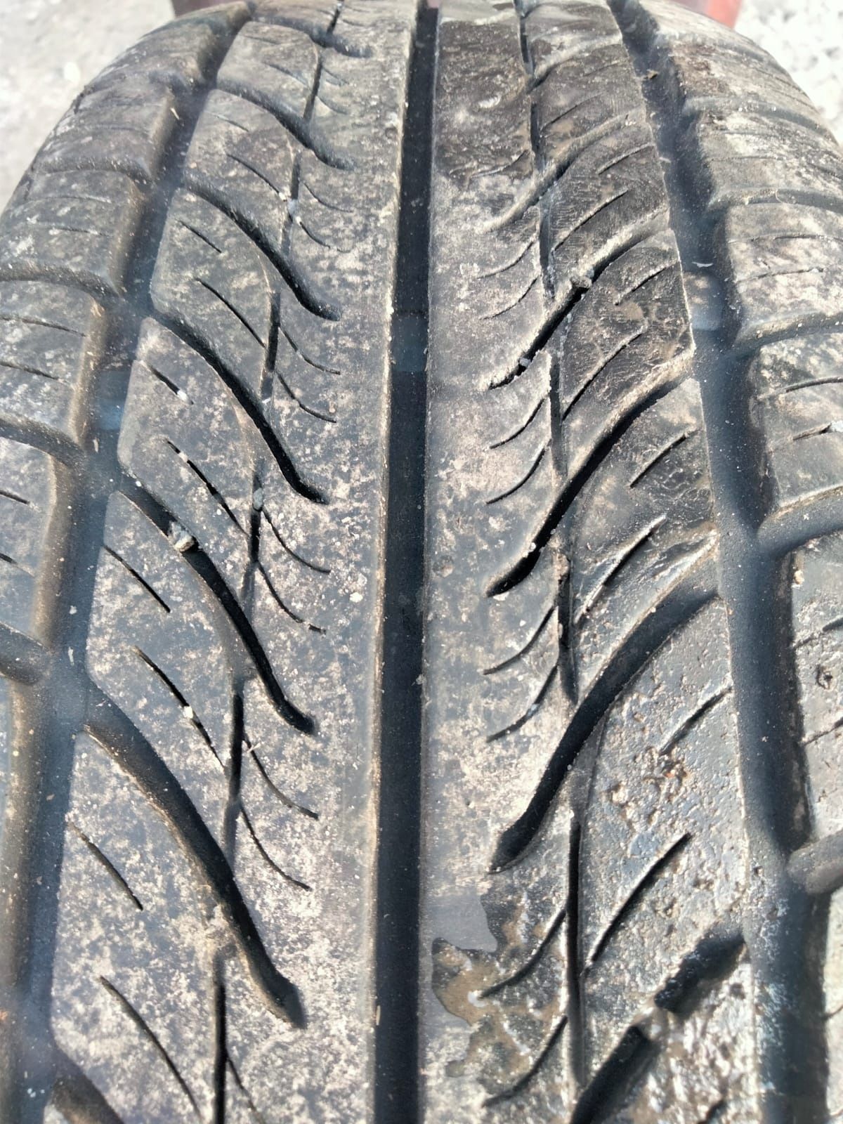 Opony/koła 175/65r13 kormoran lato prawie nowe