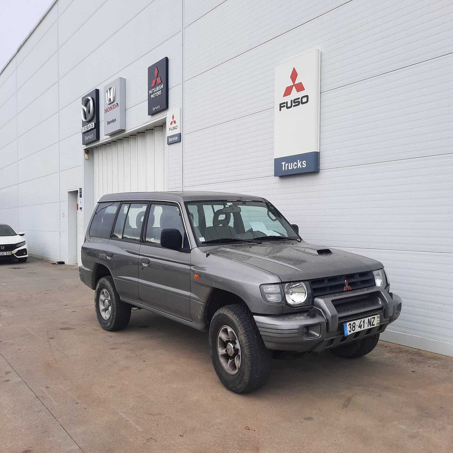Mitsubishi Pajero 7 lugares