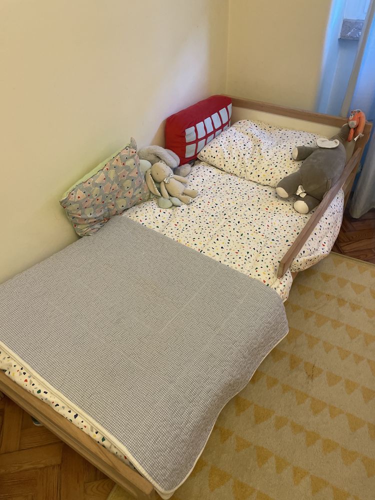 Cama c/estrado ripas e colchão