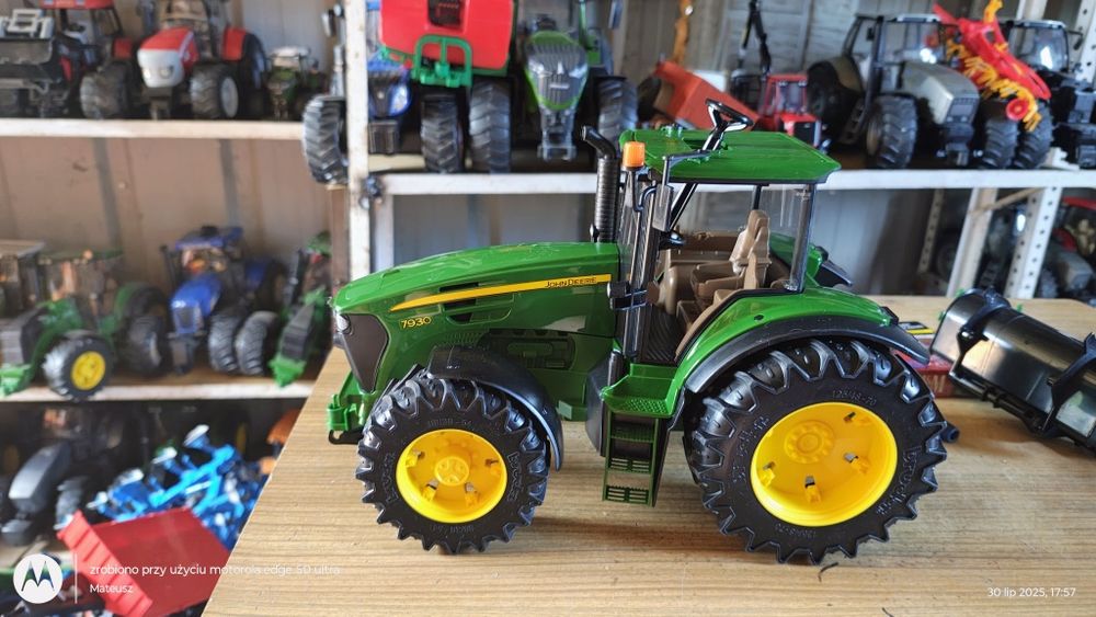 Bruder traktor John Deere