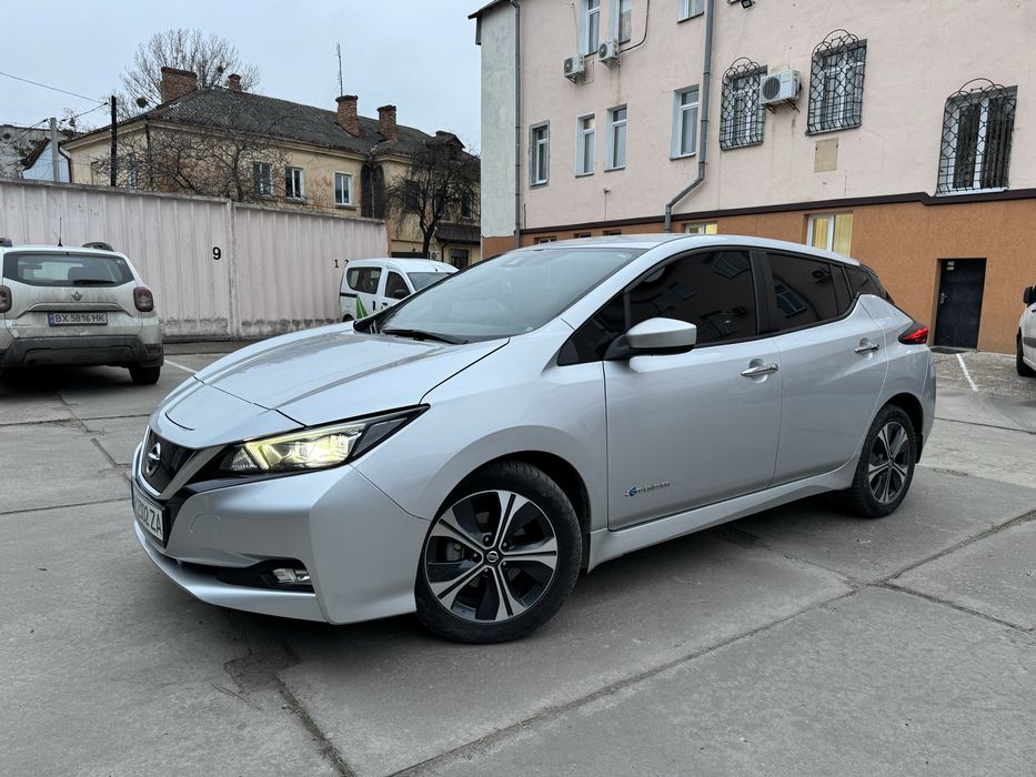 Nissan LEAF SV 2019 рік