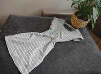 Sukienka bluzka tunika Reserved z pięknym zdobieniem na plecach 34/XS