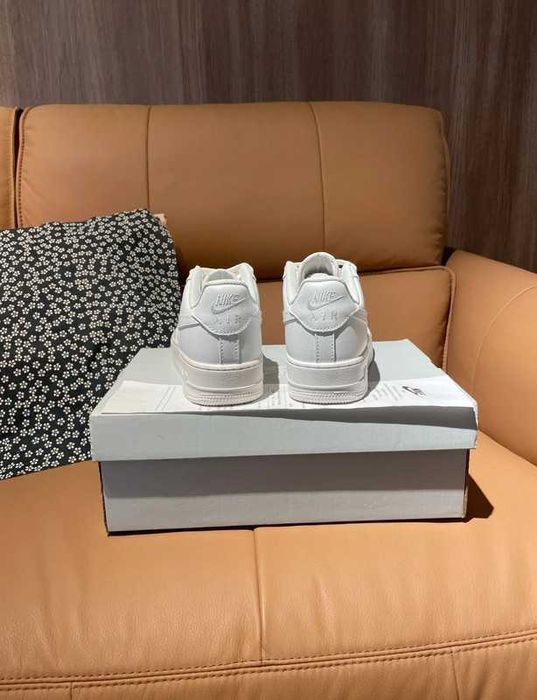 NikeAir Force 1_WhiteBiegania / Rozmiar.39