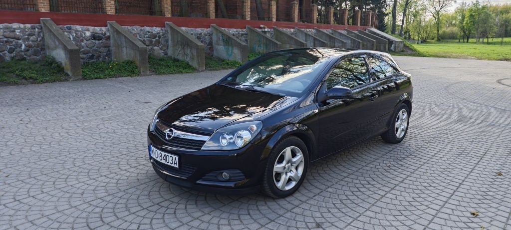 Opel Astra III GTC 1.6 benzyna przebieg 214tys  panorama 2008r