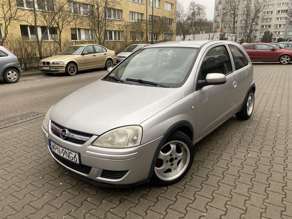 Samochód osobowy Opel Corsa C 1.0 2004r