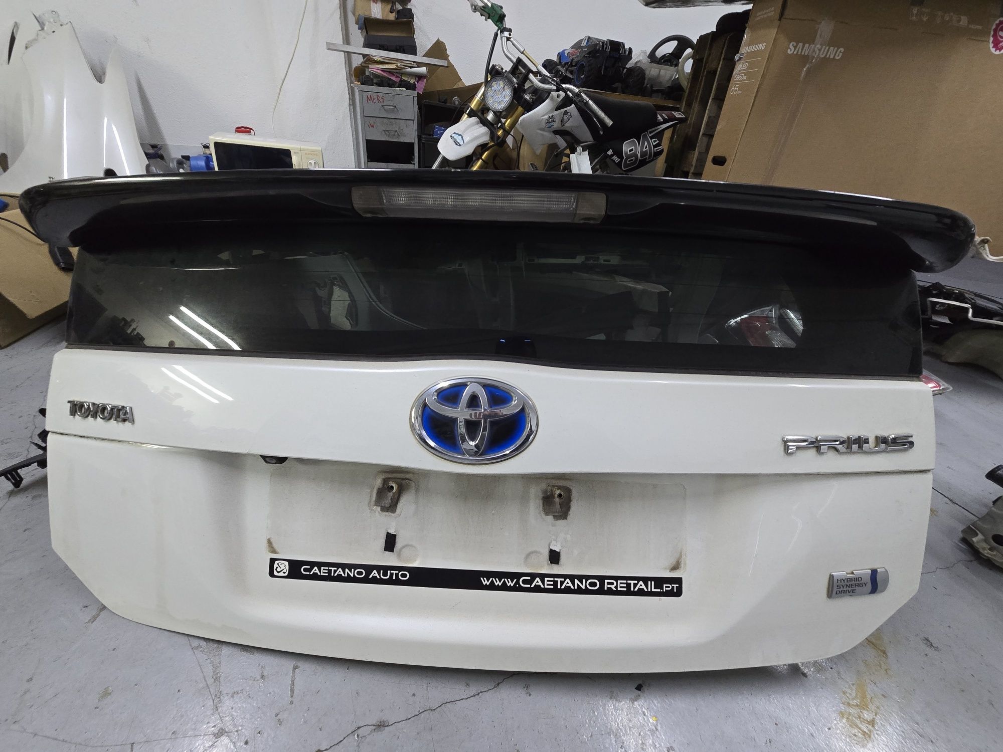Toyota prius hybrid portas e mala traz