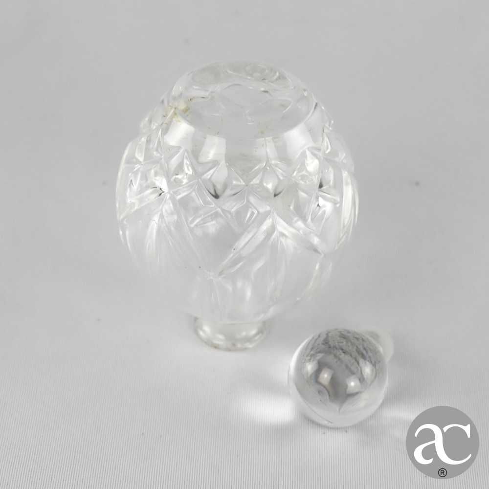 Frasco de perfume com rolha, em Cristal