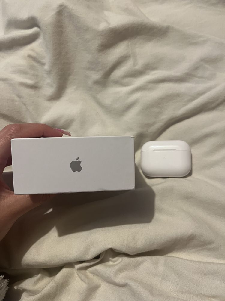 AirPods Pro 2 Wirless Charging Case