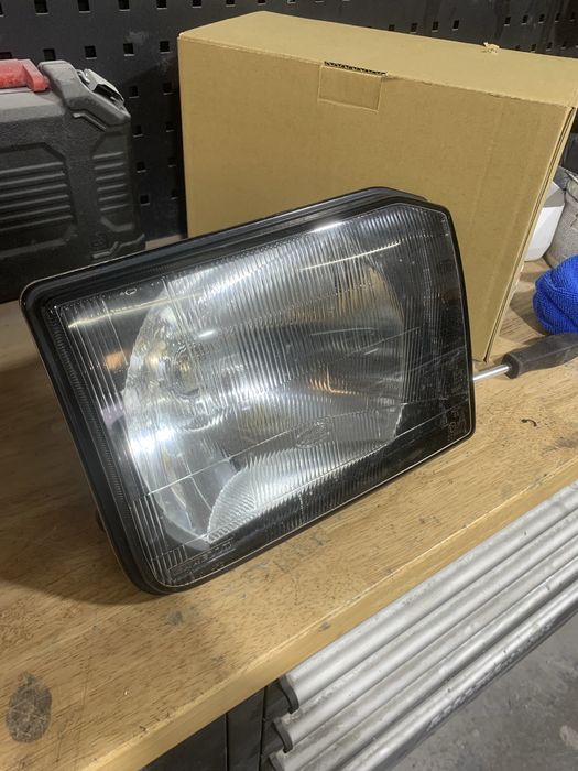 Farol land rover