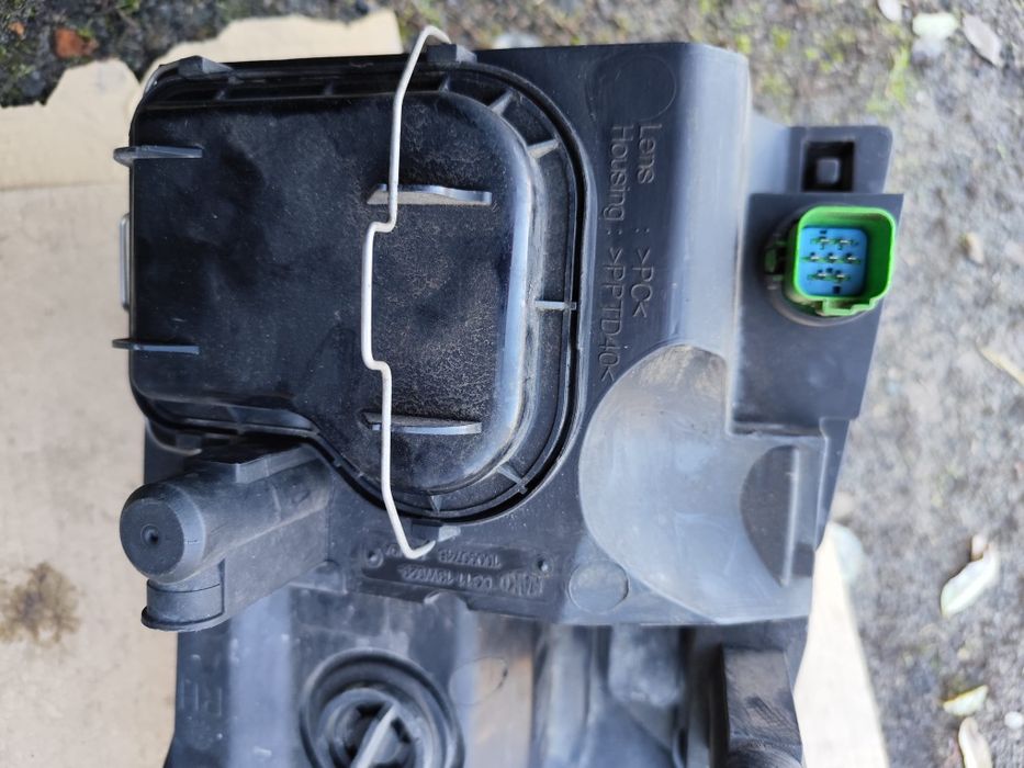 Oryginalne lampy Ford Transit 2011