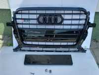 Решітка радіатора Audi Q5 2012-2015 стиль SQ5 Black Edition