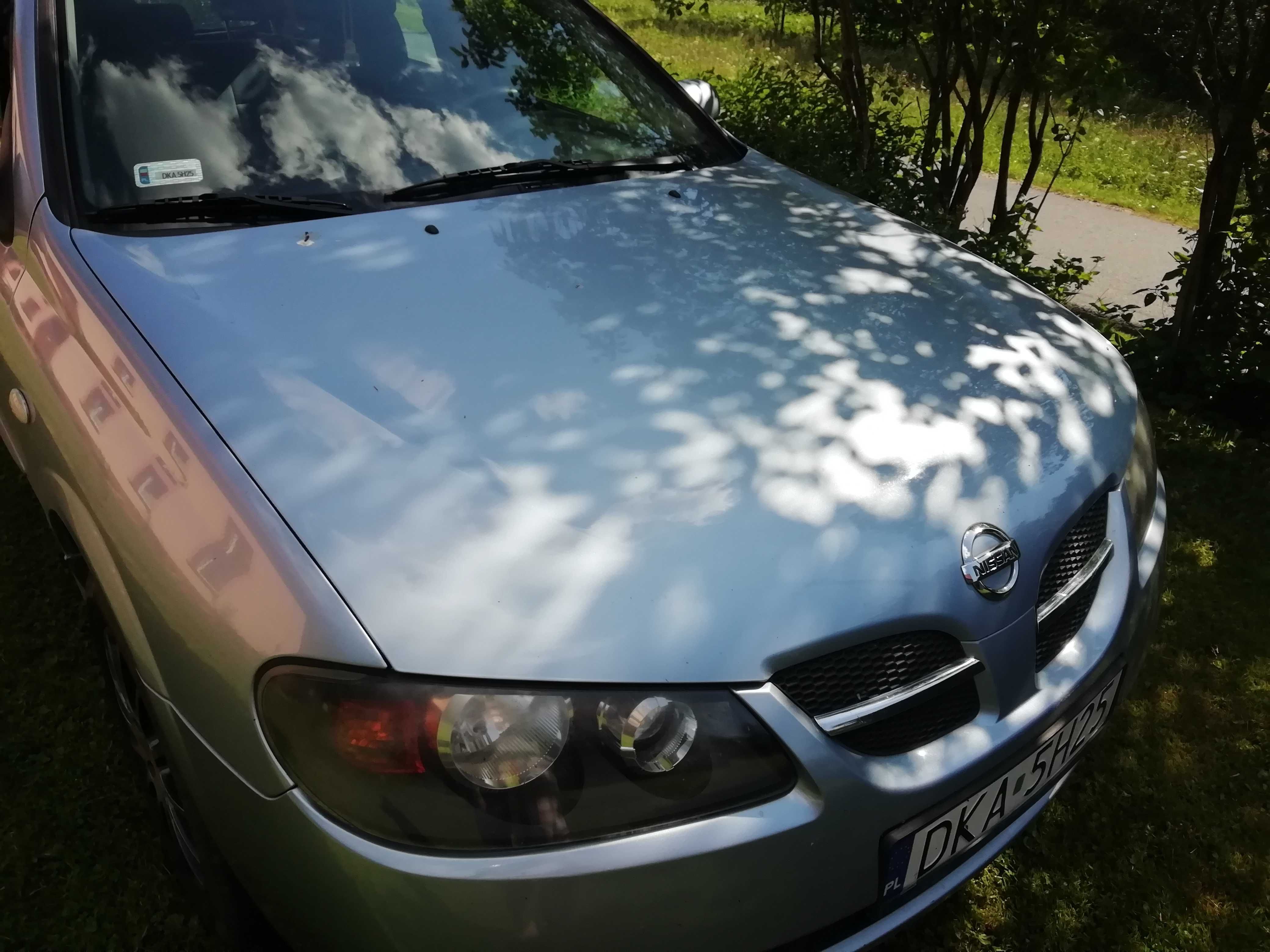 bardzo ladny nissan almera