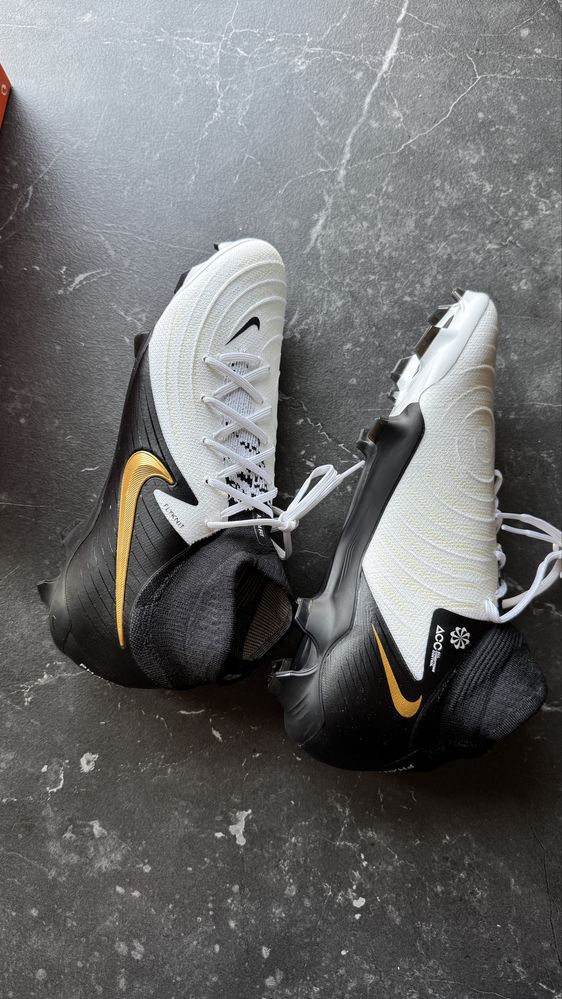 Nike Phantom Luna II Pro FG Black/Gold rozmiar 42, wkładka 26.5 cm