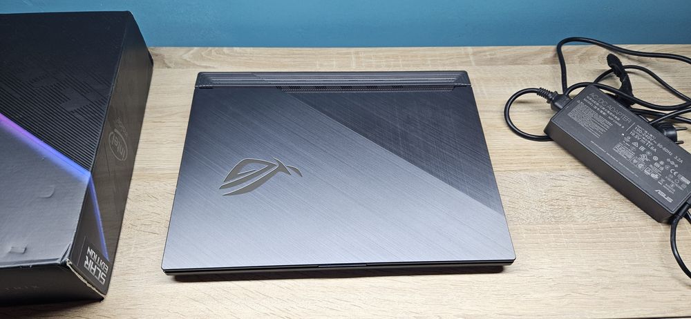 Asus ROG Strix Scar III G531GW i7-9750H, RTX 2070 8GB, 1TB, 16GB Ram