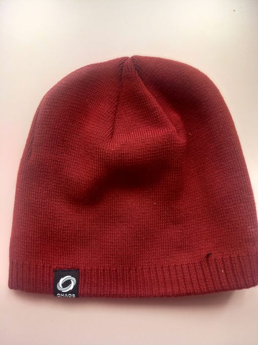 Bordowa czapka pod kask na narty 2moro czapka na zime