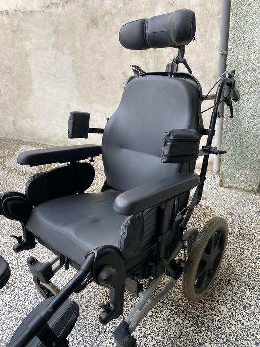 Cadeira de rodas Clematis anti escaras