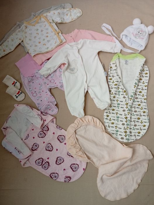 Одежда для малышей 0-6 месяцев.