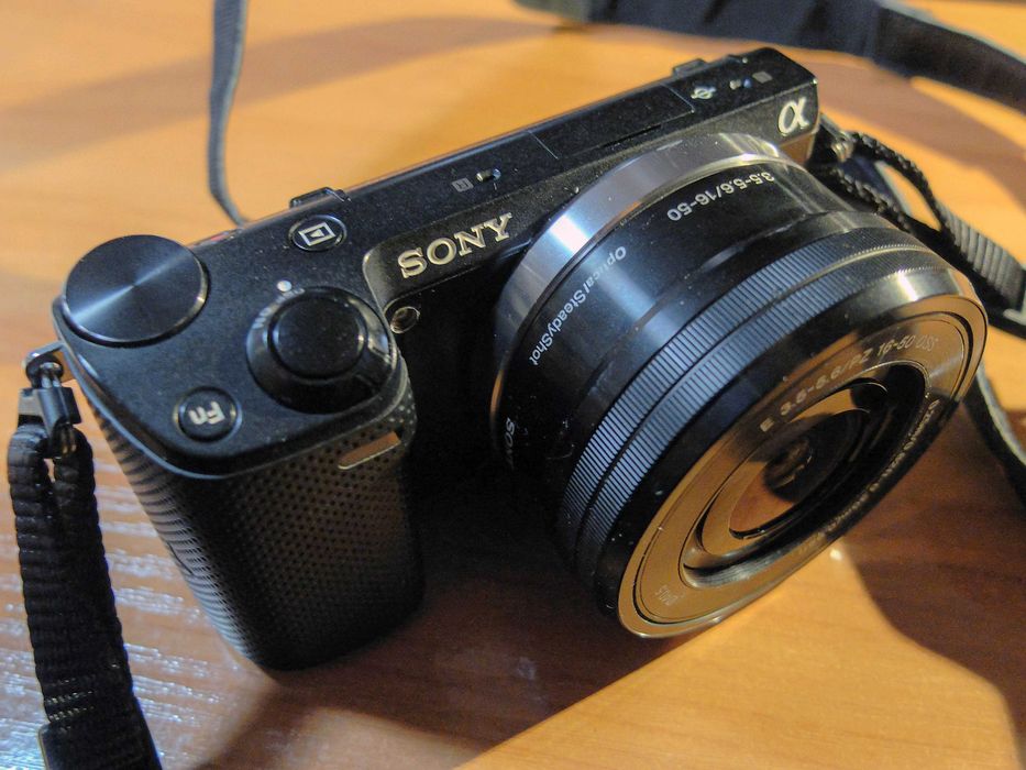 Фотоапарат SONY Nex-5T Kit 16-50