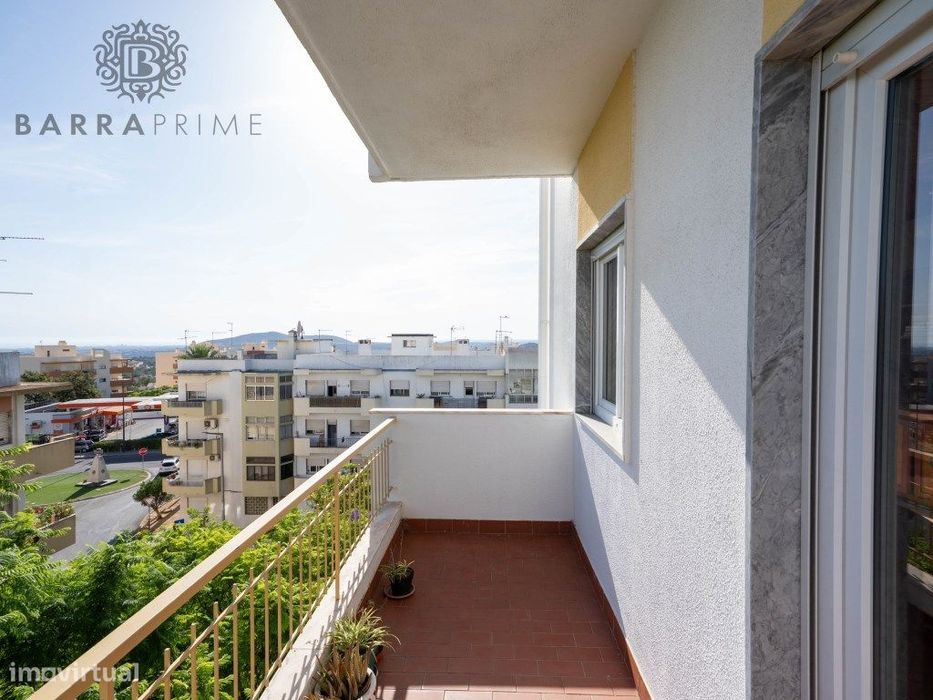 Apartamento Aura - T3 Usado com Excelente Exposição Solar