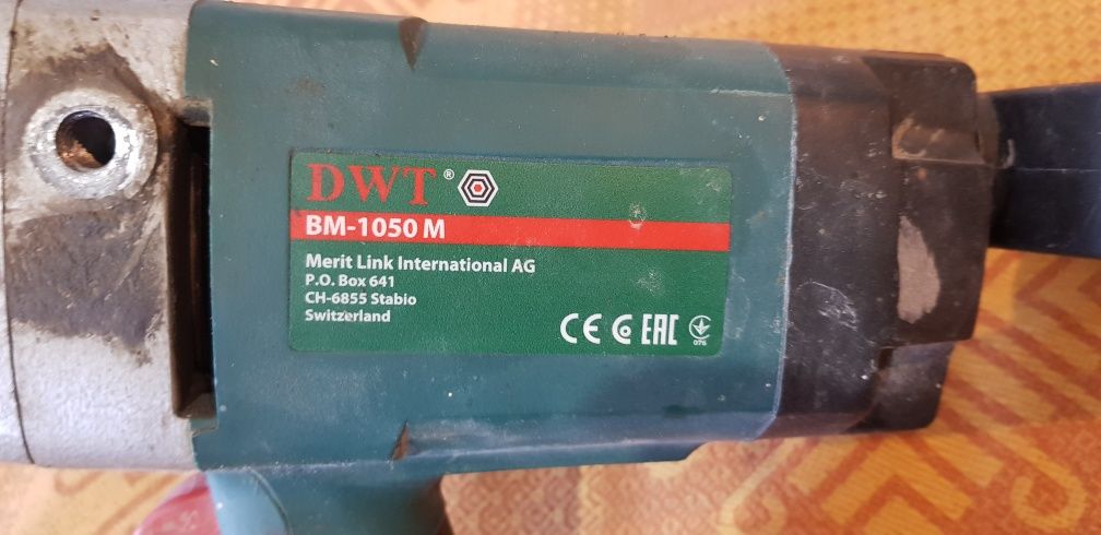 Дрель-миксер DWT BM-1050 M
