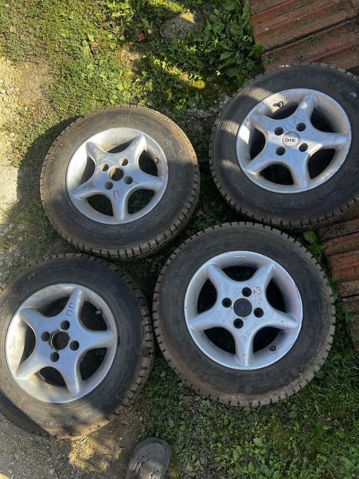 Продам зимой комплект рищини з тітанами R13