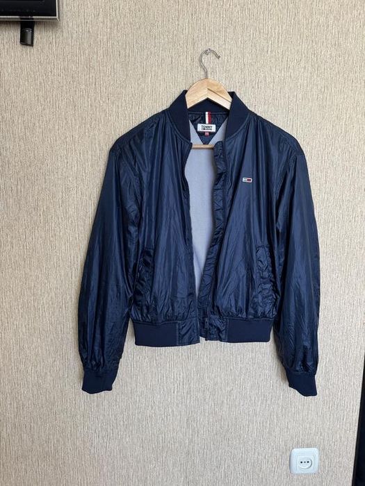 Легкий стильний бомбер, вітровка, куртка tommy hilfiger