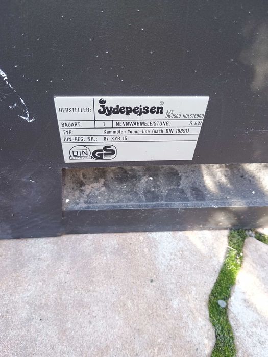 Kominek ,używany stan bardzo dobry plus blacha