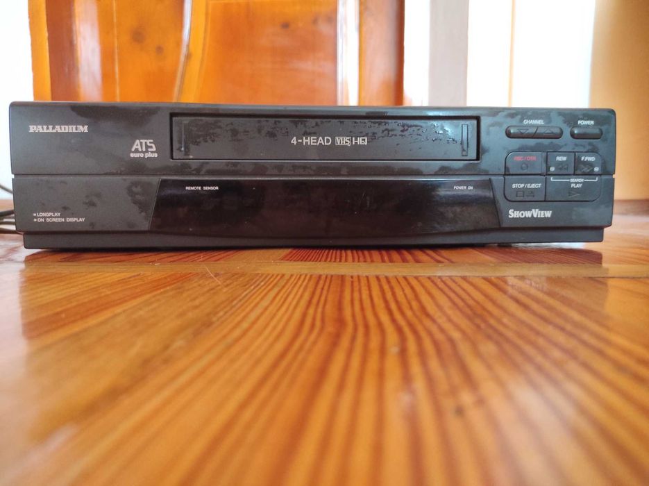 Відеомагнітофон Palladium