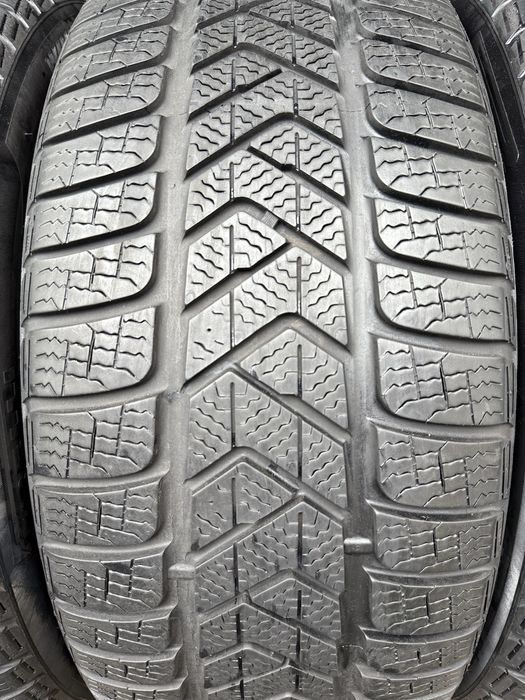 Зимові шини 245/45 R19 Pirelli Sottozero 3 4шт. 2023