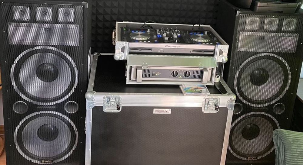 Sprzęt dla Dj’owski, zestaw dzwiekowo-oswietleniowy