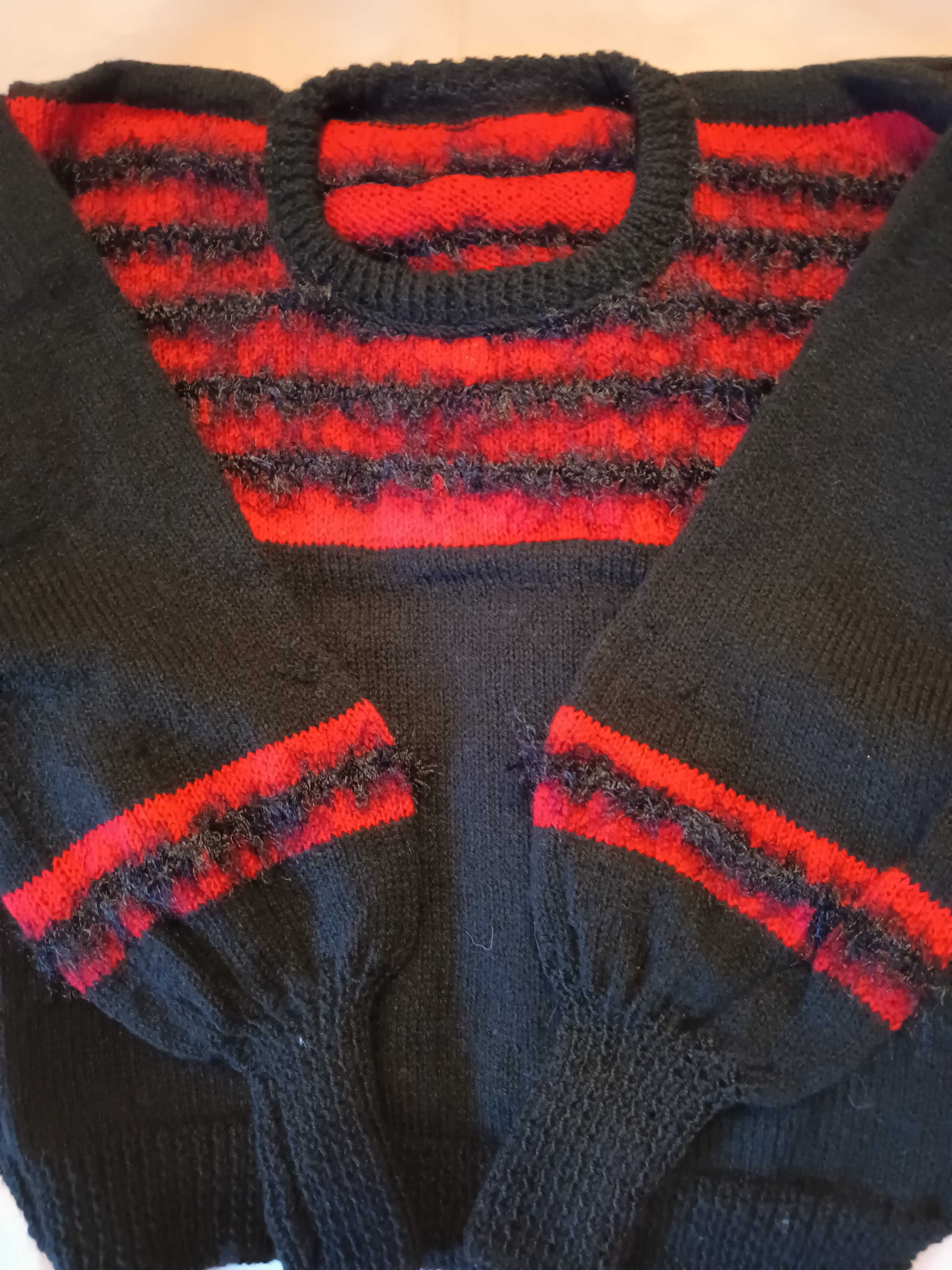 Sweter damski ręcznie robiony na drutach czarno - czerwony 38/M