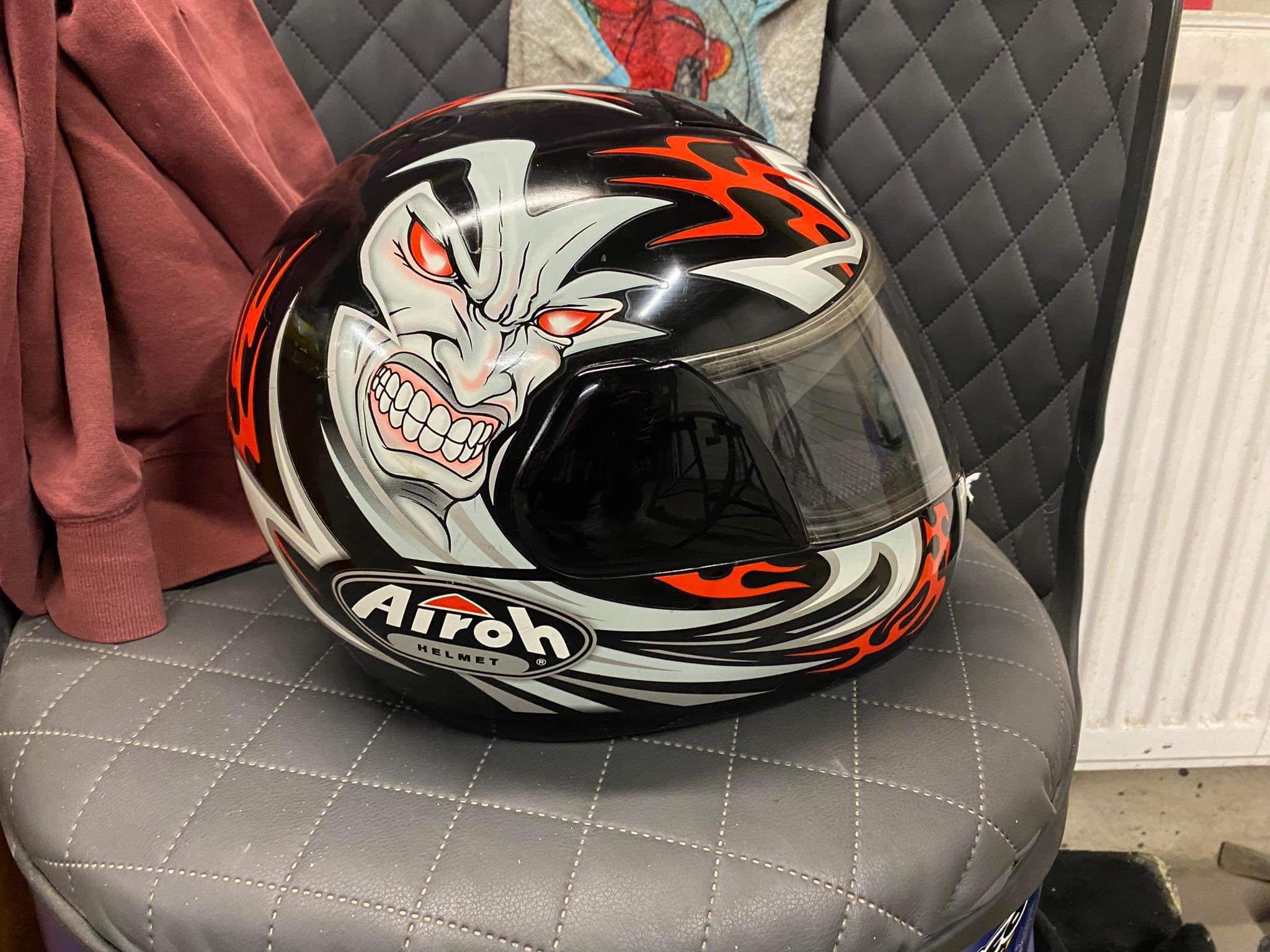 Kask na motor Airoh