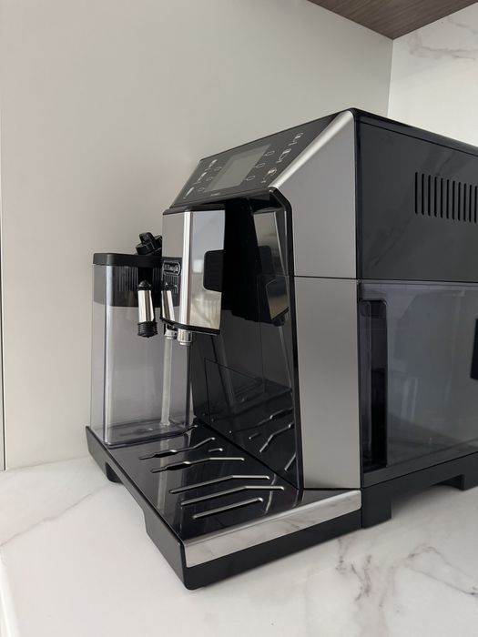Кавомашина DELONGHI PrimaDonna Class ECAM 550.65 SB