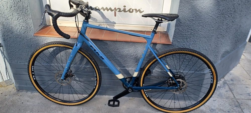 Rower gravel Fuji 1.3