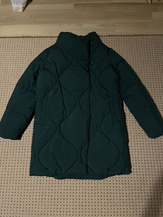 Осінньо-зимова стьобана довга куртка Reserved пуховик смарагдовий